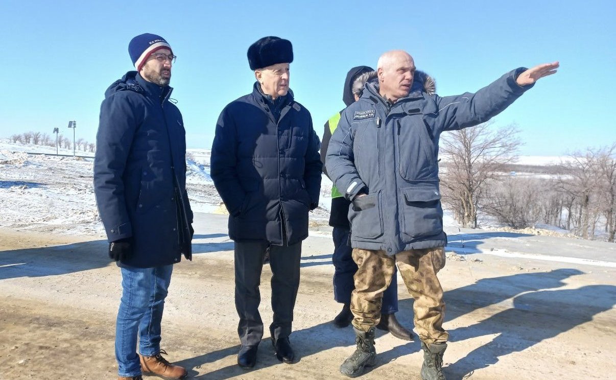Валерий Радаев в рамках региональной недели посетил строительную площадку пункта пропуска «Озинки»