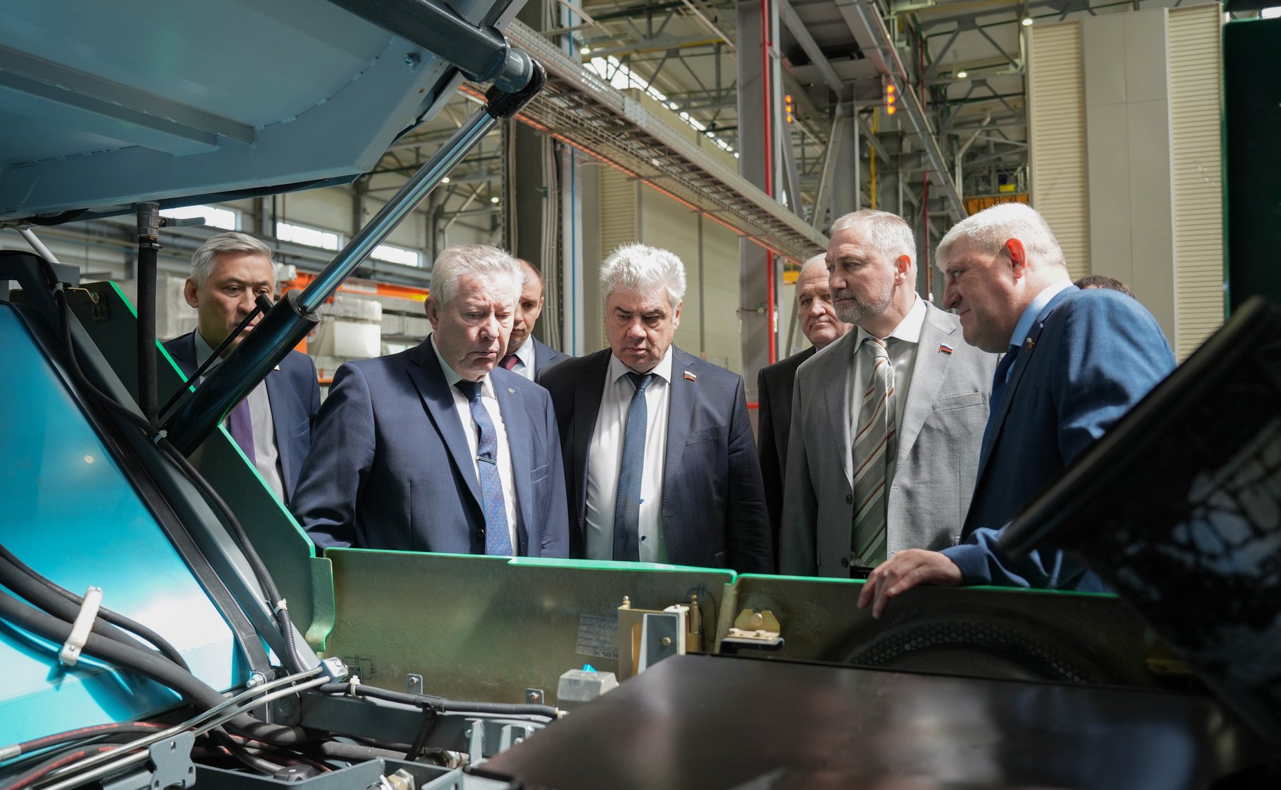 В рамках выездного заседания Комитета СФ по обороне и безопасности сенаторы посетили ряд социально значимых предприятий Свердловской области