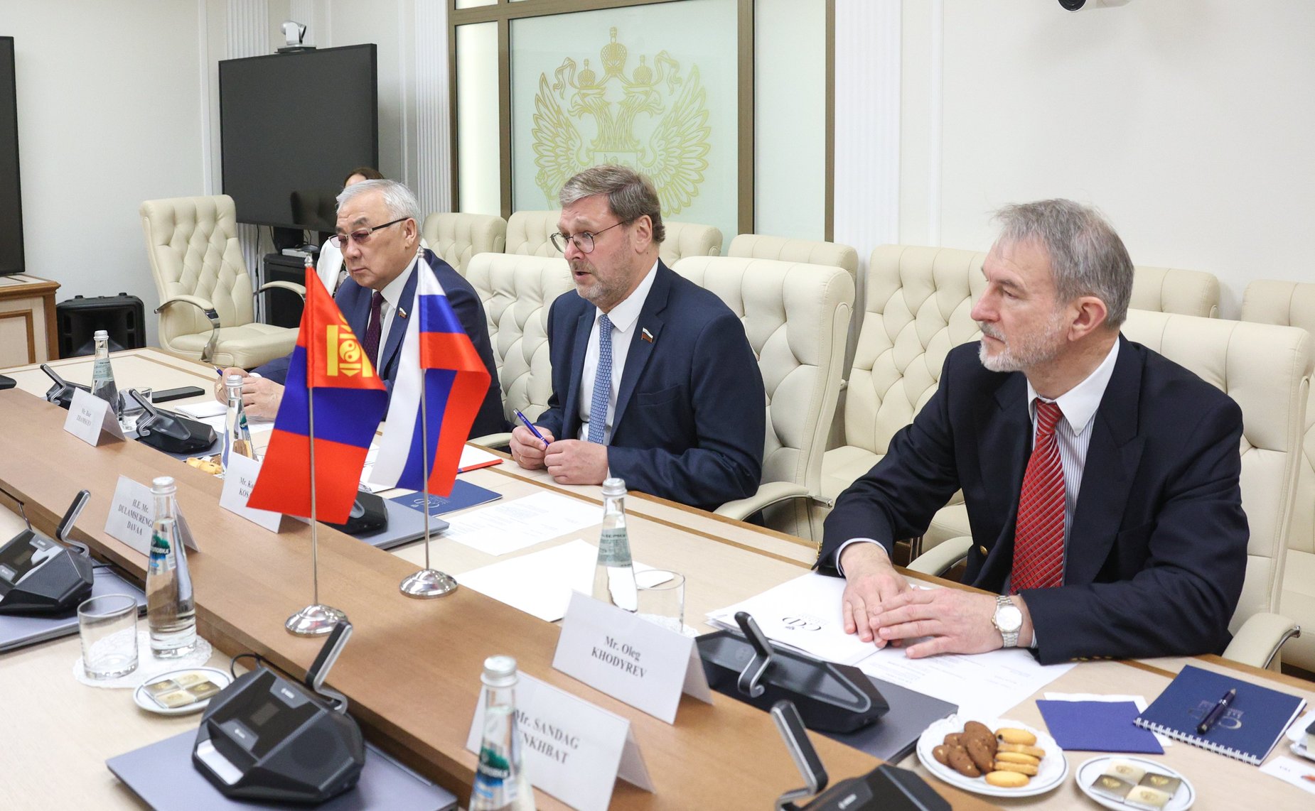 Константин Косачев провел встречу с Чрезвычайным и Полномочным Послом Монголии в Российской Федерации Дуламсурэнгийн Давой