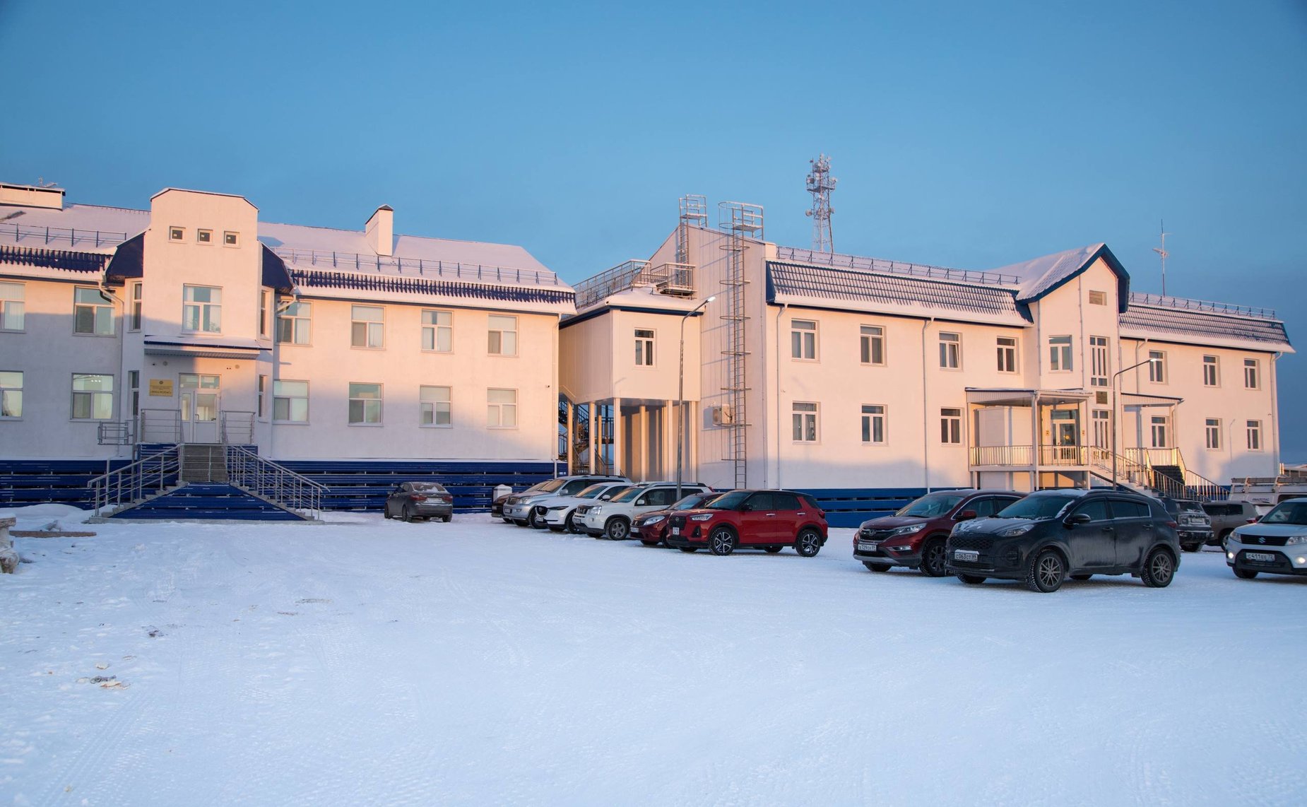 Алексей Ситников в ходе поездки в Салехард провёл встречу с сотрудниками аварийно-спасательной службы — государственного бюджетного учреждения «Ямалспас»