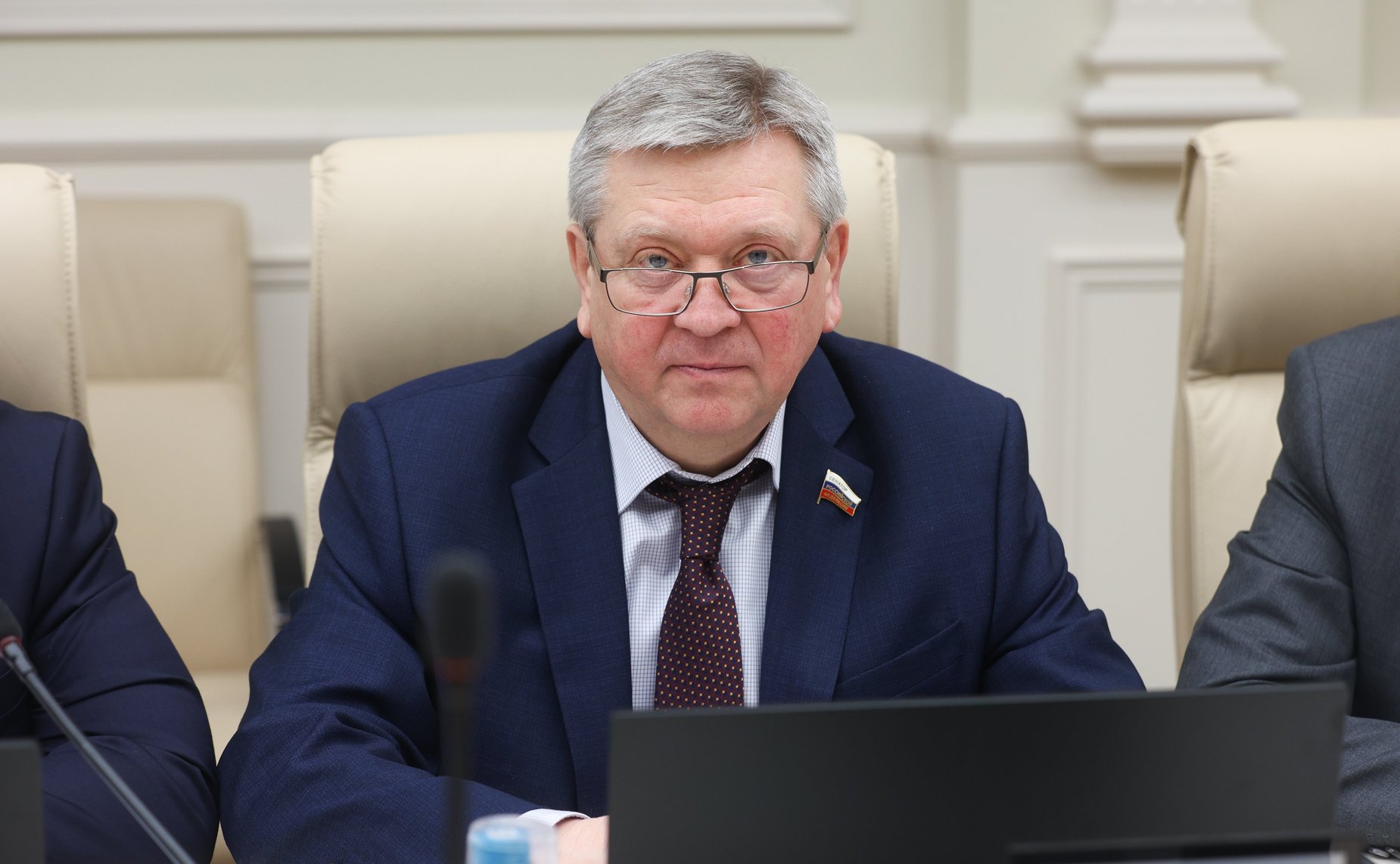 Александр Лутовинов