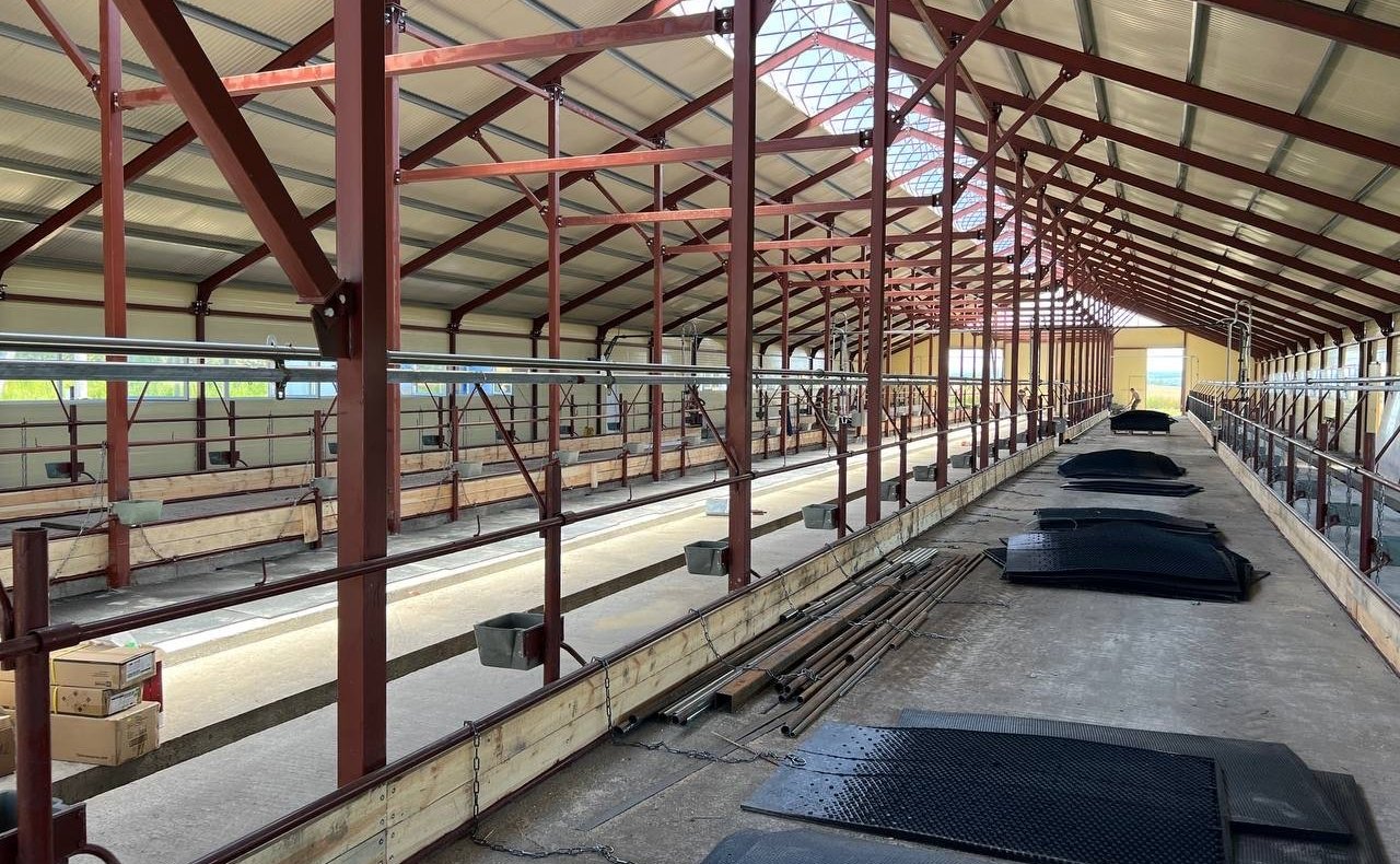 Айрат Гибатдинов в ходе поездки в регион посетил предприятия агропромышленного комплекса в Вешкаймском районе