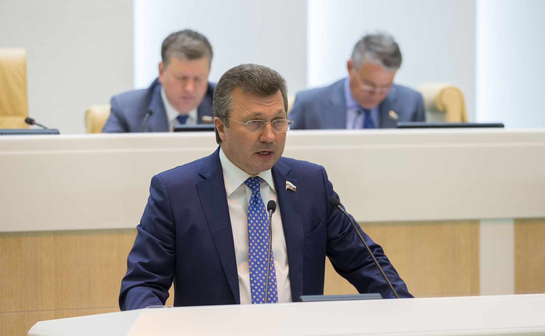 В. Васильев