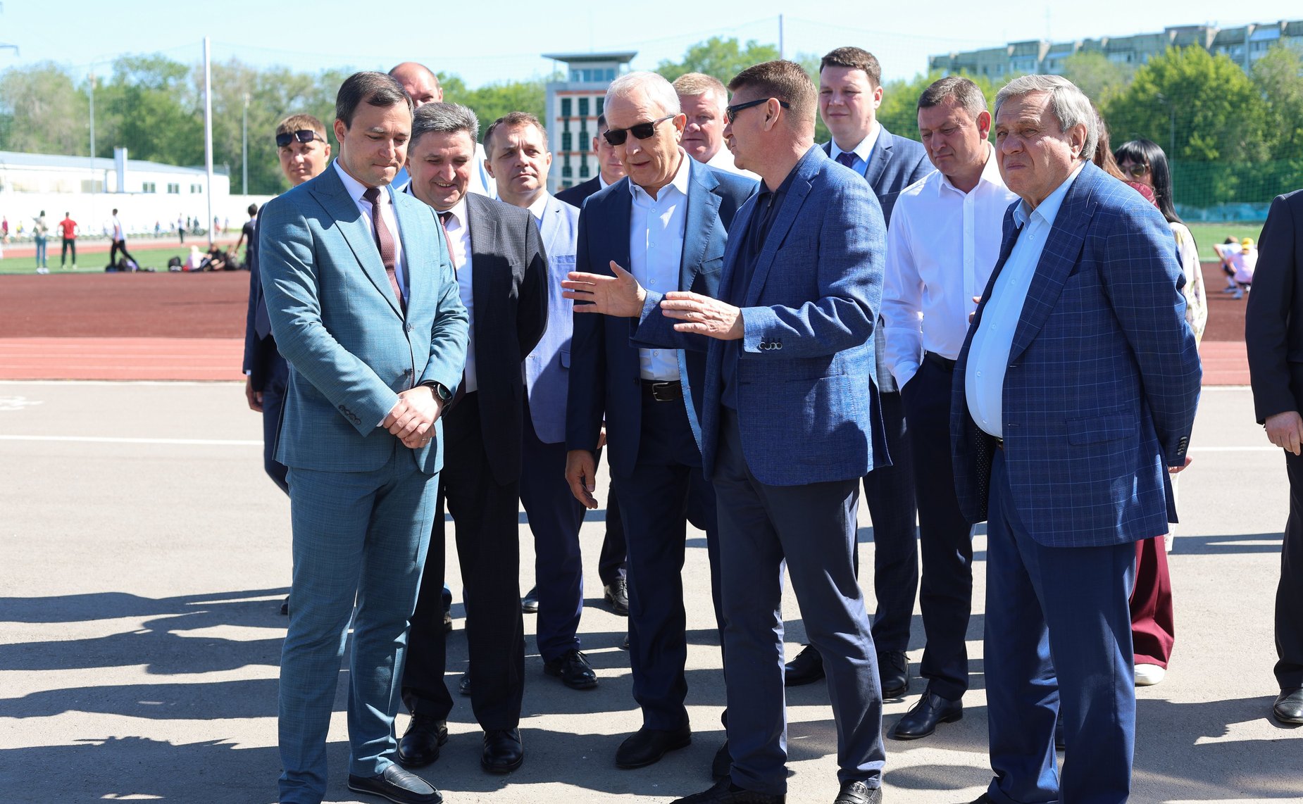 В ходе поездки сенаторы РФ побывали на стадионе «Торпедо», где в планах строительство универсального спортзала и реконструкция водноспортивной базы «Олимпия» в Энгельсе