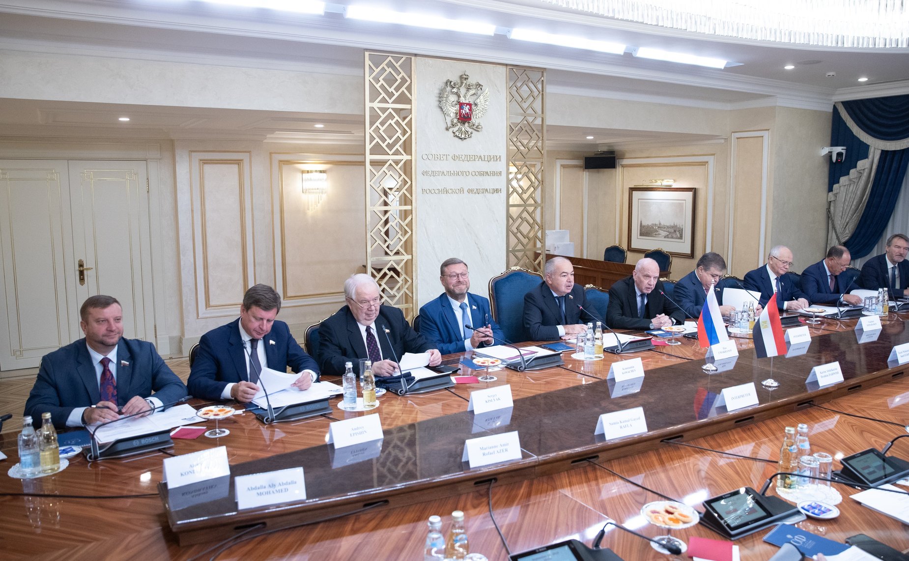 Встреча Ильяса Умаханова с делегацией Комитета по международным делам Палаты представителей Арабской Республики Египет во главе с председателем Комитета Каримом Дарвишем