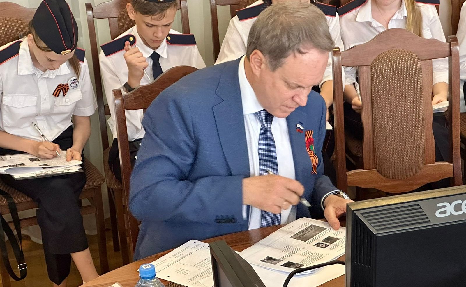 Александр Башкин посетил выставочный проект «Дневник Победы»