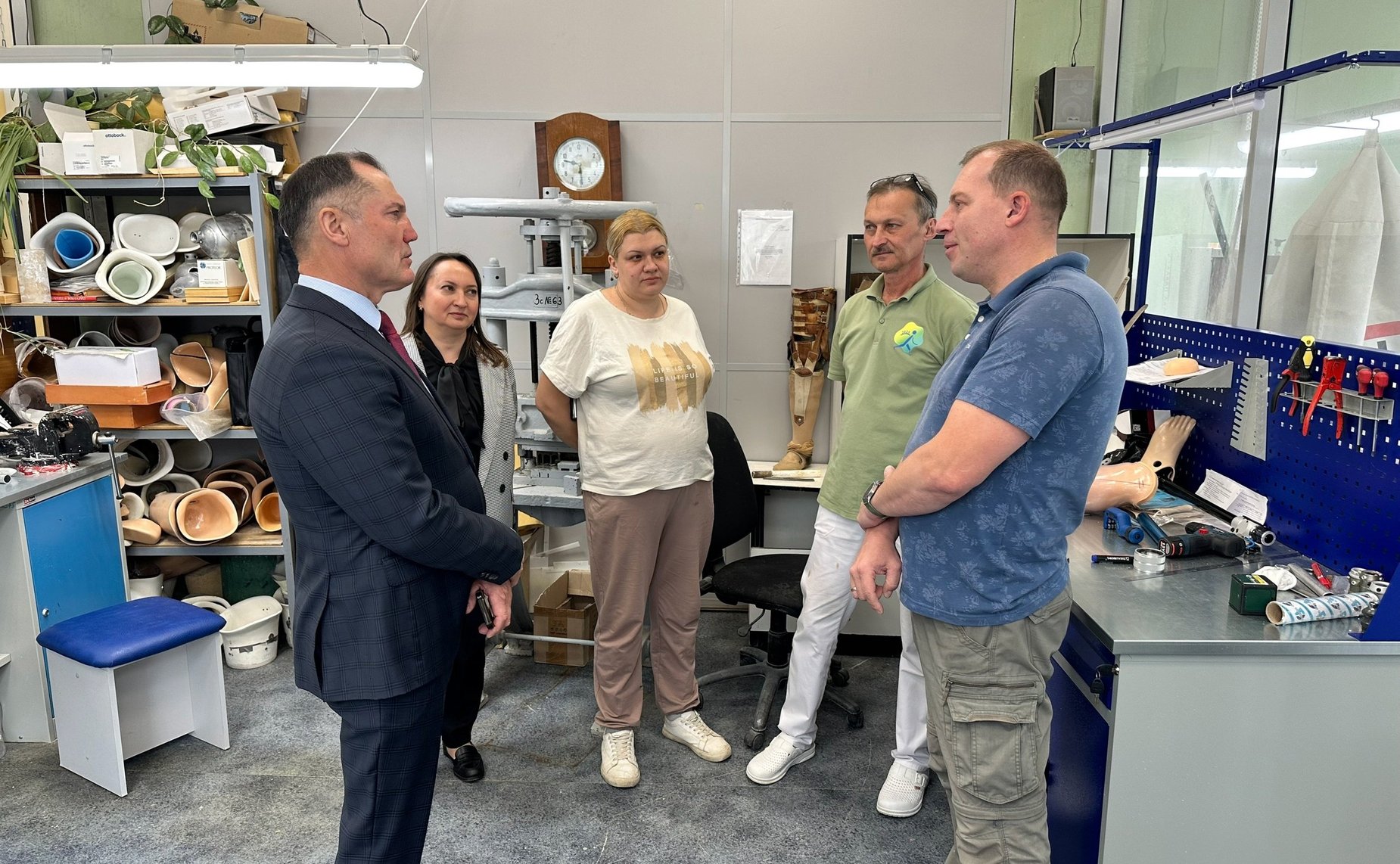 Игорь Мурог оценил в Рязанской области производство протезных изделий для участников специальной военной операции