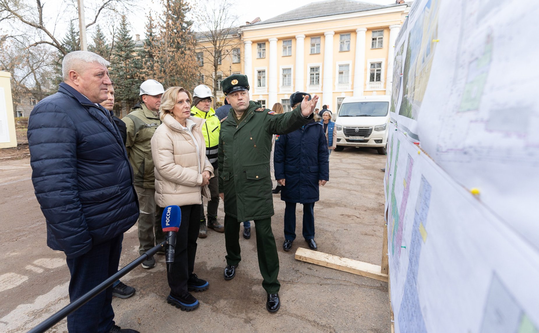 Сенаторы РФ посетили ГБУСО «Социальный городок» (Псковский район)