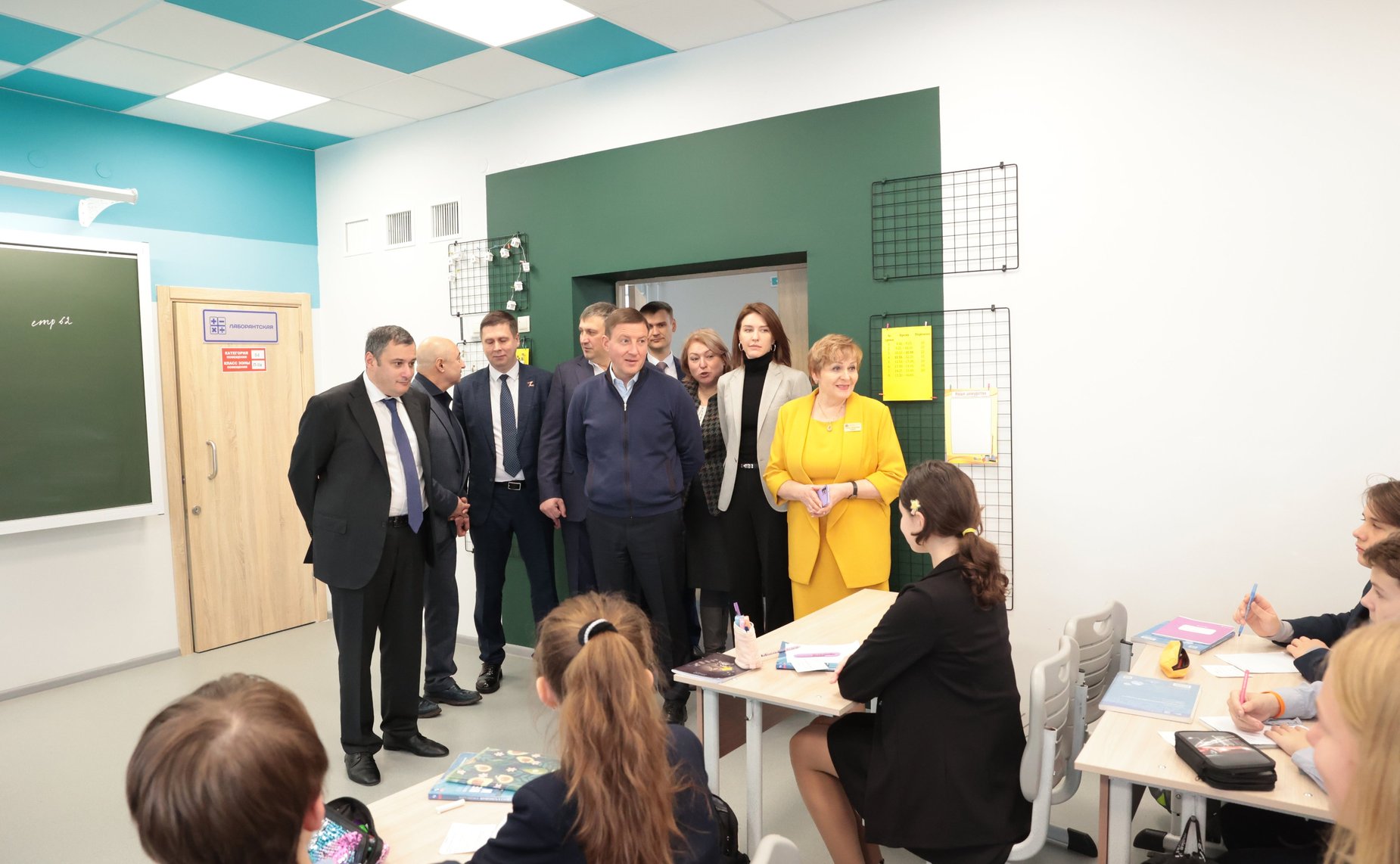 Андрей Турчак посетил в Нижегородской области школу, построенную в рамках президентской программы