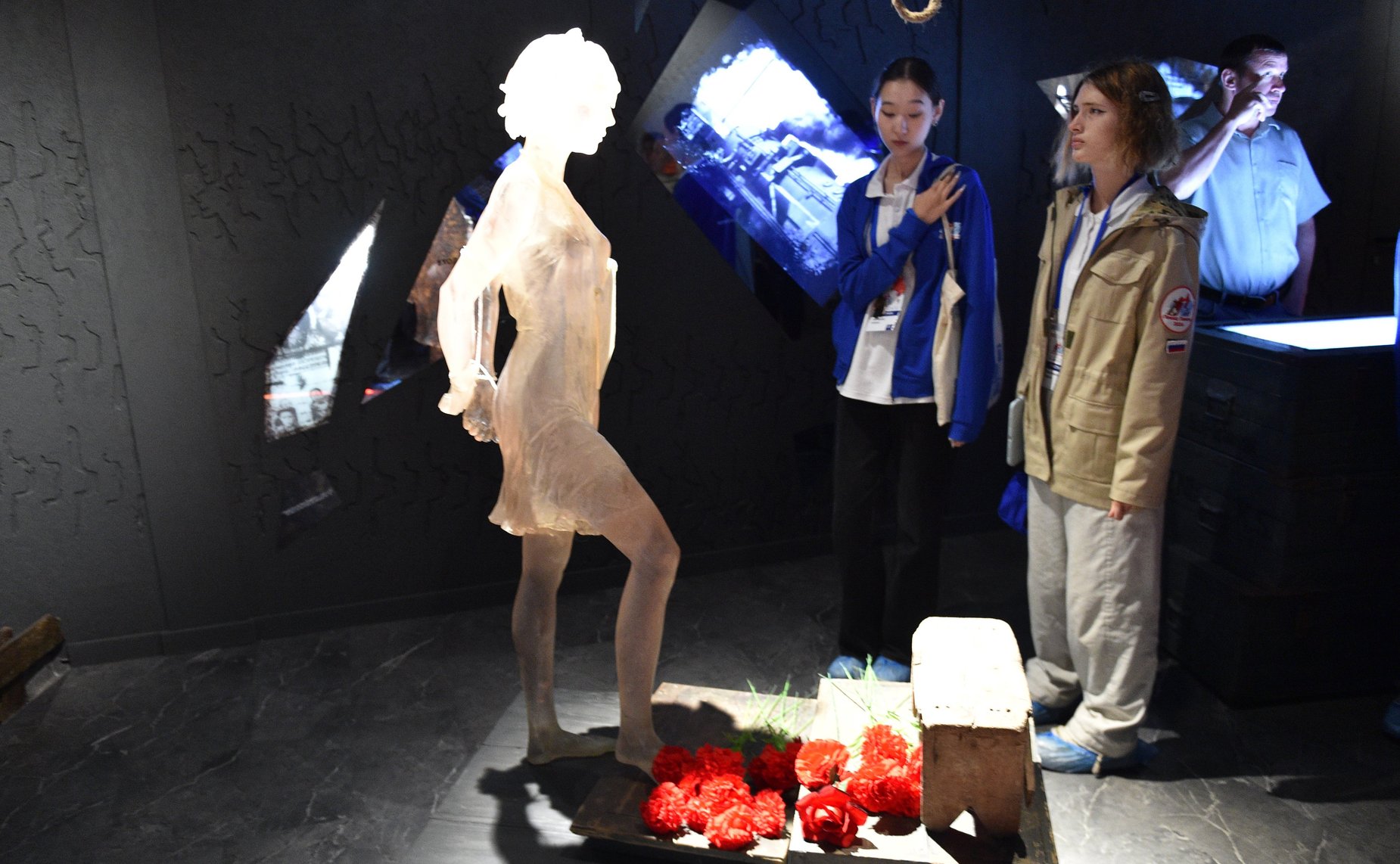 Участники проекта посетили Государственный мемориальный комплекс «Хатынь»