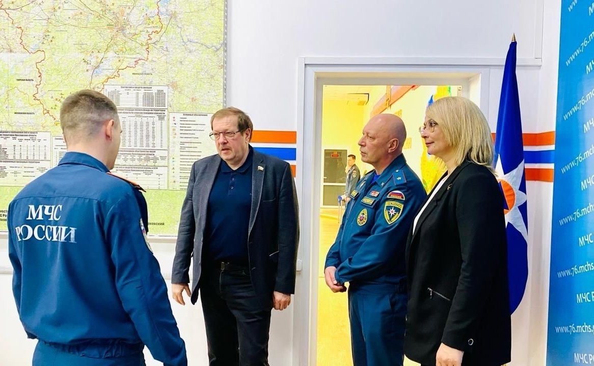 Наталия Косихина и Александр Русаков посетили Главное управление МЧС России по региону