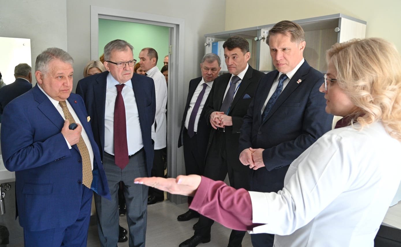 Анатолий Артамонов принял участие в расширенном заседании регионального координационного совета при губернаторе по науке, инновационным технологиям и образованию