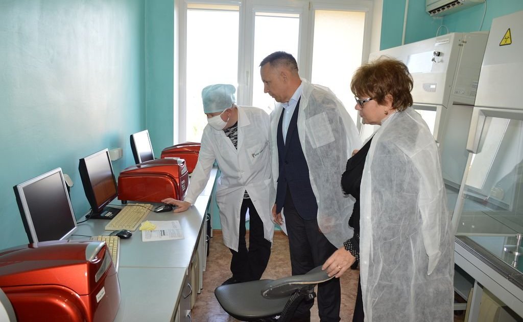 Олег Алексеев в ходе работы в регионе посетил ФГБУ «Саратовская межобластная ветеринарная лаборатория»