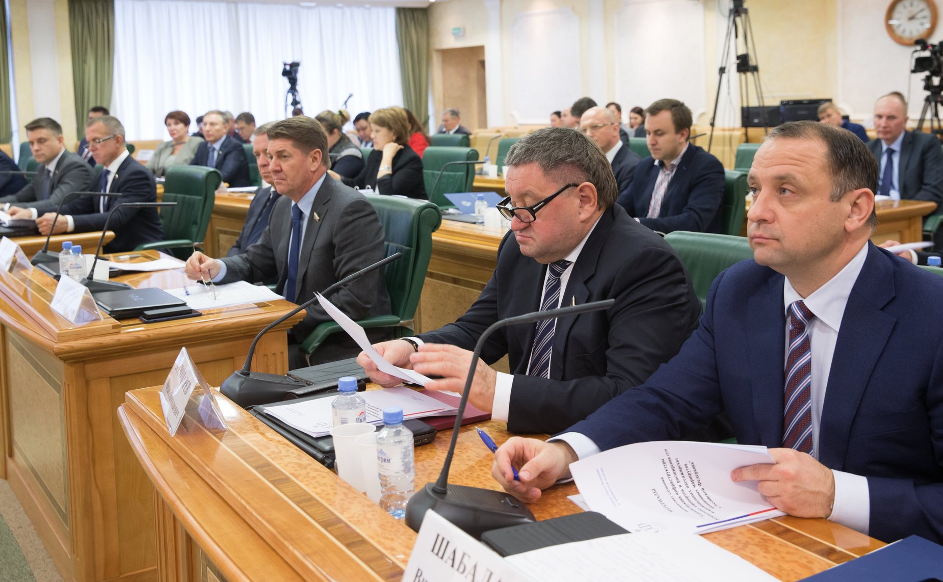 Парламентские слушания на тему «О реконструкции инфраструктуры региональных аэропортов и расширении сети межрегиональных пассажирских авиационных маршрутов в РФ»