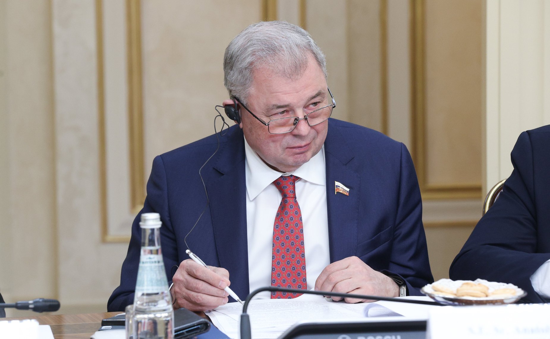 Анатолий Артамонов