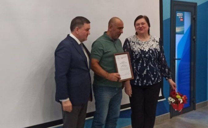 Сергей Перминов вручил награды Совета Федерации, которыми за выдающиеся заслуги отмечены жители Ленинградской области