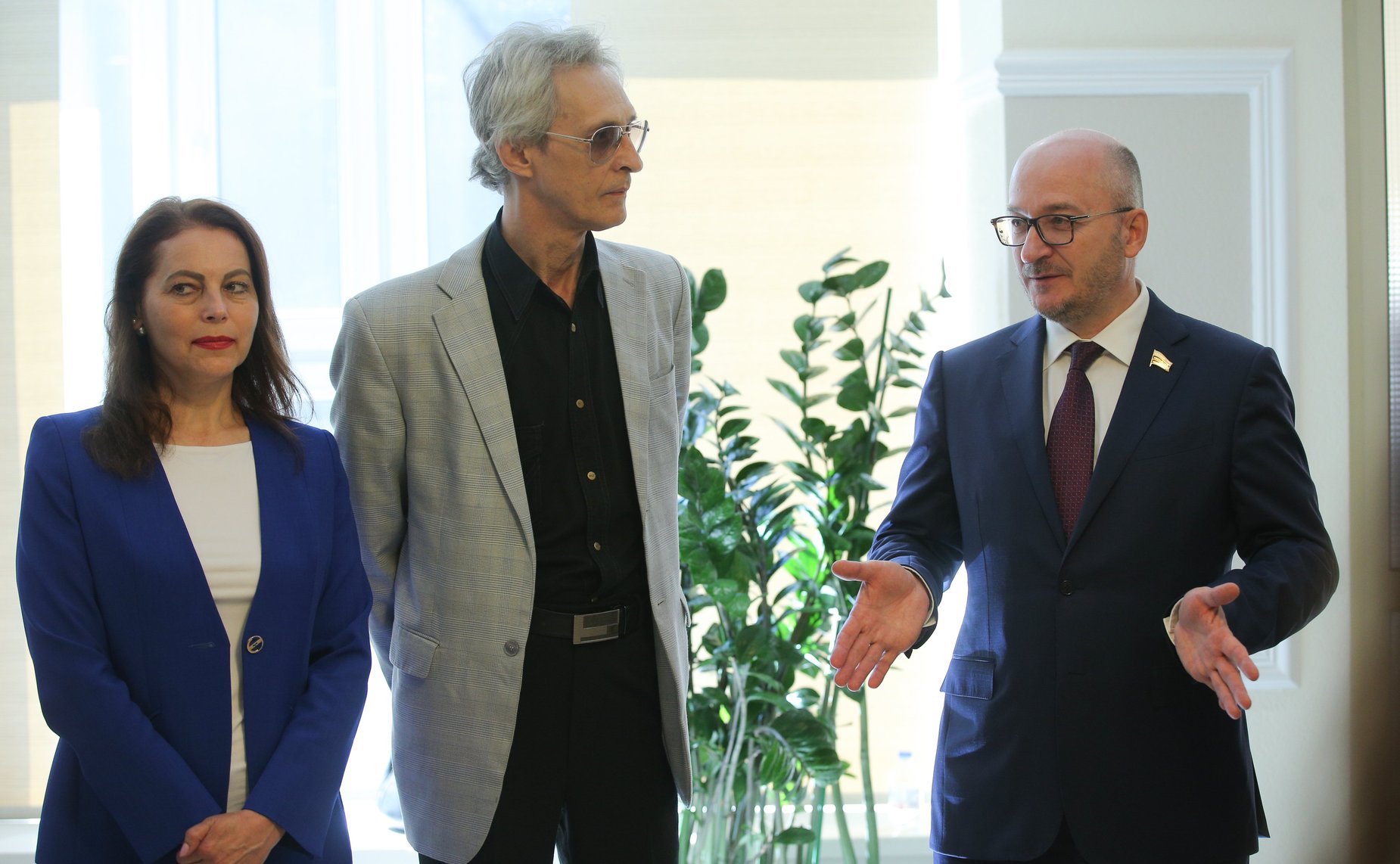 Олег Цепкин открыл в Совете Федерации выставку «Магнитка — город трудовой доблести, центр искусства и творчества»