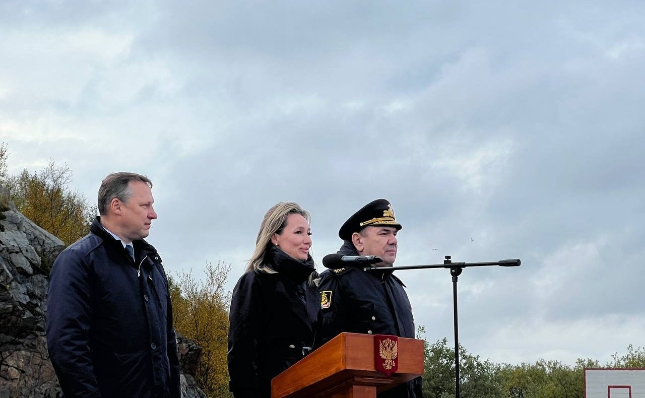Татьяна Сахарова поздравила экипажи кораблей Северного флота с возвращением в Североморск после длительного плавания