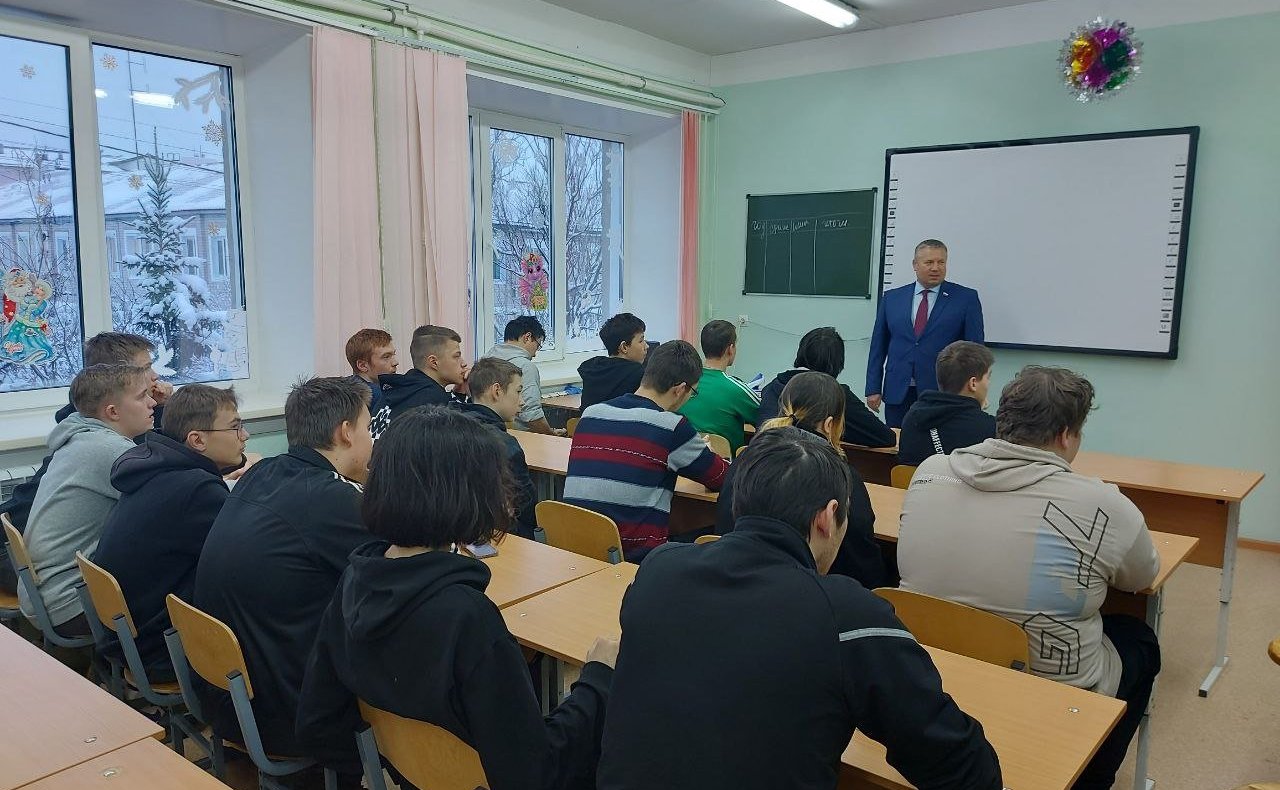 Денис Гусев встретился со студентами Ненецкого АО