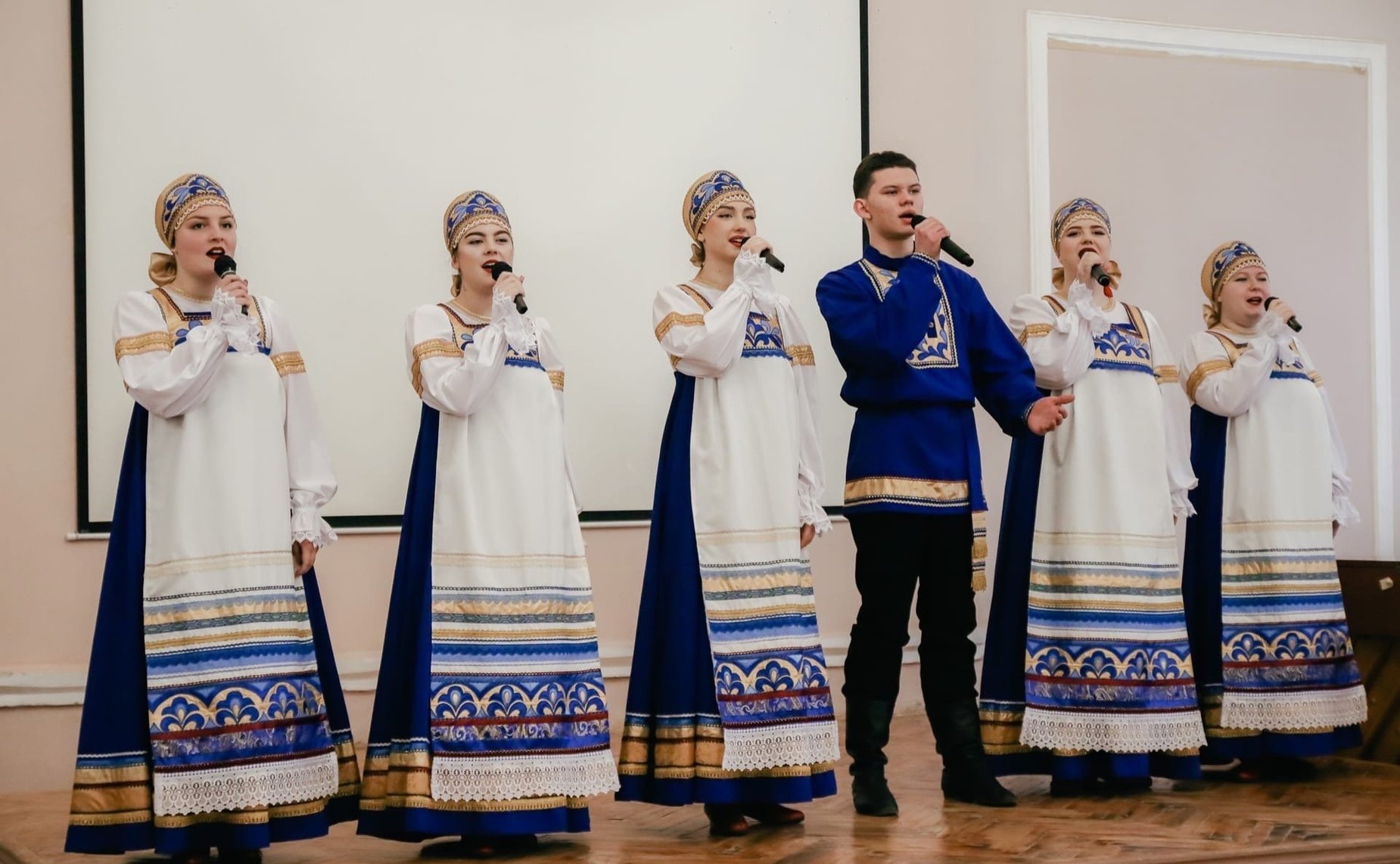 В стенах Смоленской областной универсальной научной библиотеки им. А.Т. Твардовского состоялся творческий вечер с Жанной Андриевской