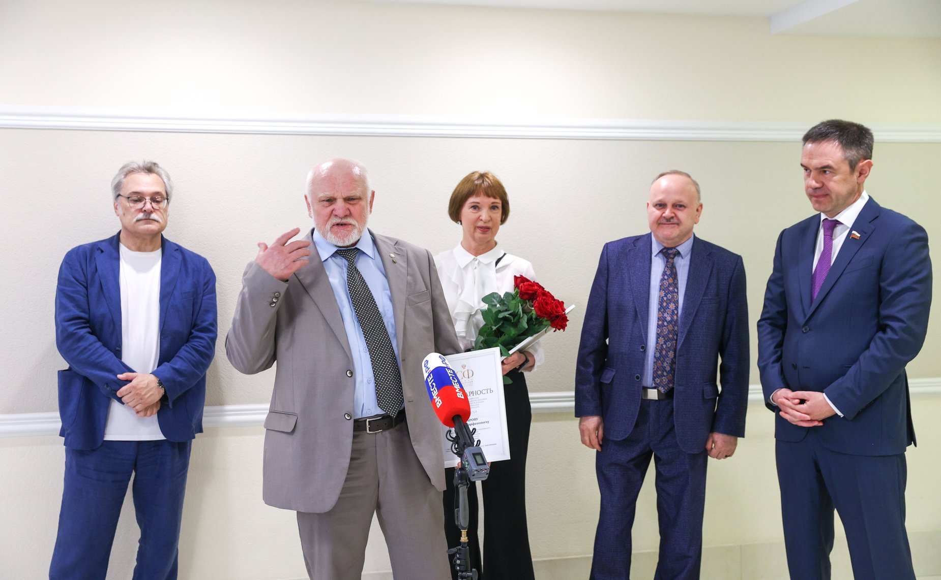 Торжественное открытие персональной выставки художников Николая и Елены Комаровых на тему «Продолжая традиции»