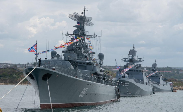 В Севастополе прошел военный парад, посвященный 75-летию Великой Победы