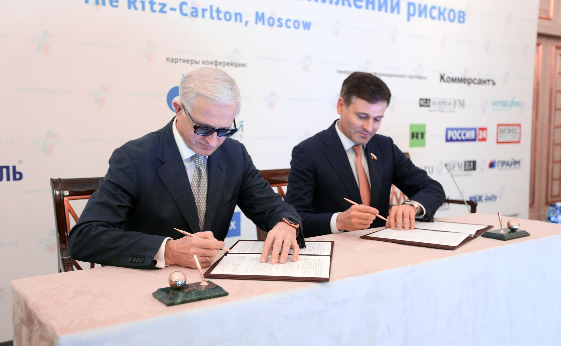 К. Цыбко подписал меморандум о сотрудничестве между общественными организациями 2