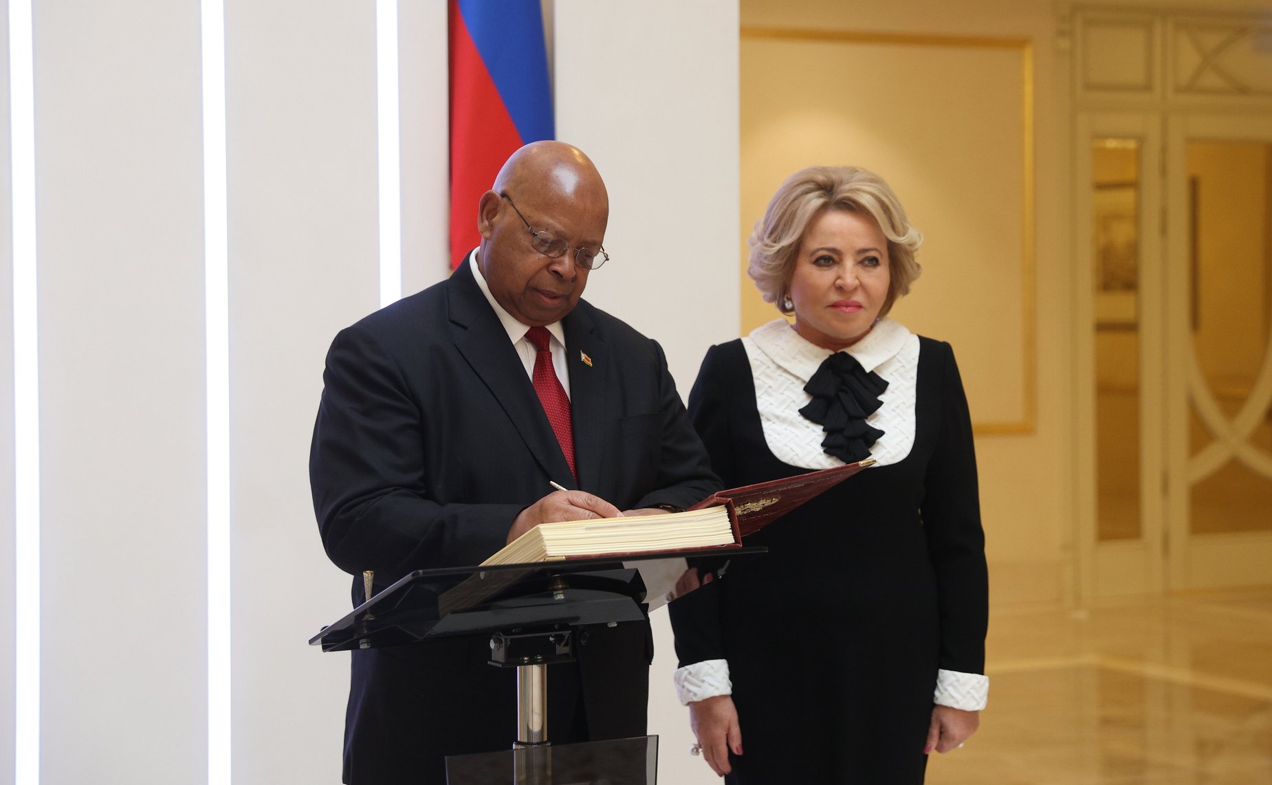 Встреча Председателя Совета Федерации Валентины Матвиенко с Председателем Национального собрания Парламента Республики Зимбабве Джейкобом Мудендой