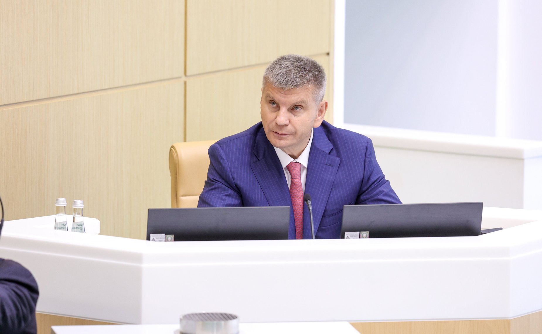 Геннадий Голов