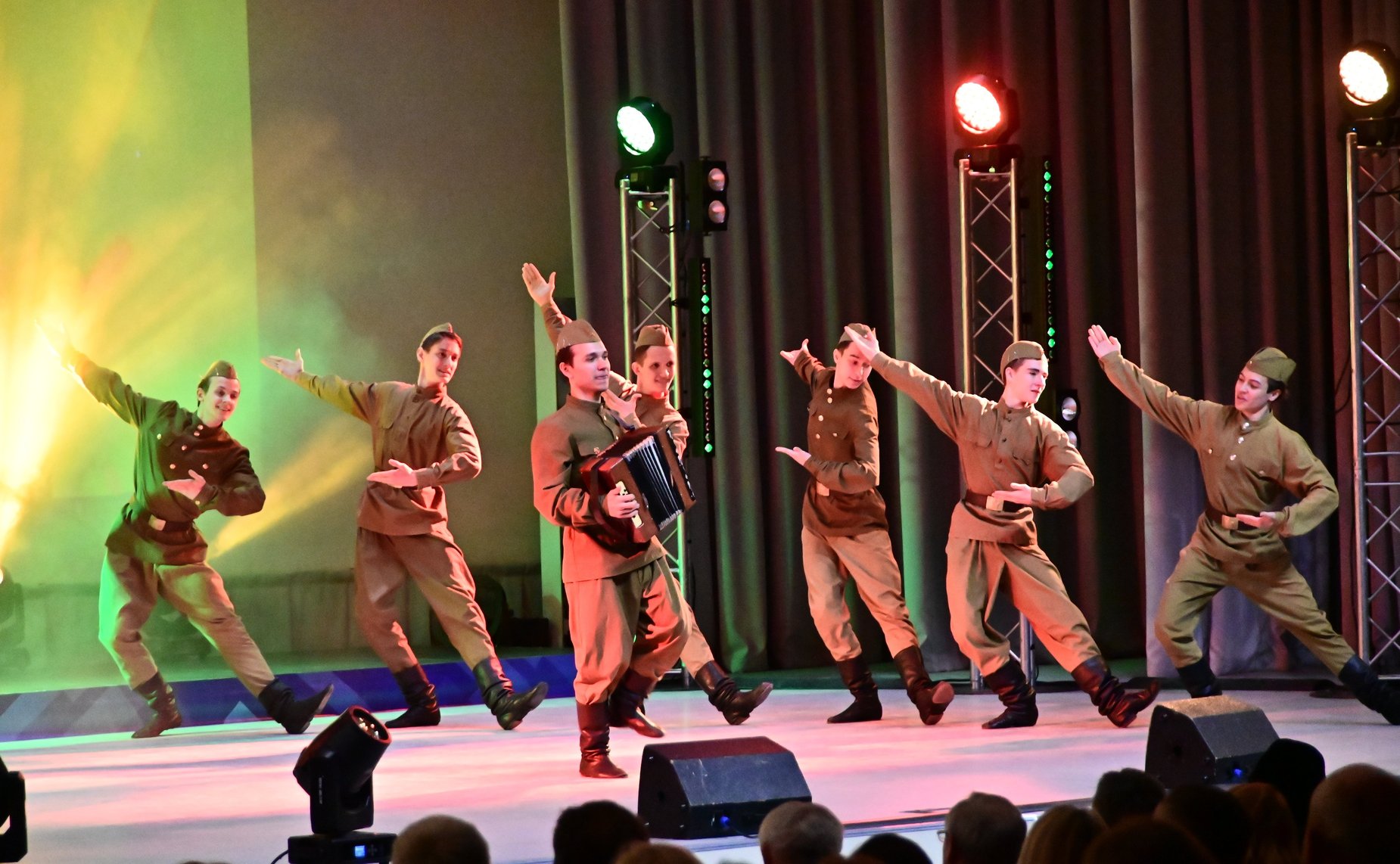 Владимир Городецкий принял участие в церемонии награждения победителей региональных этапов всероссийских педагогических конкурсов