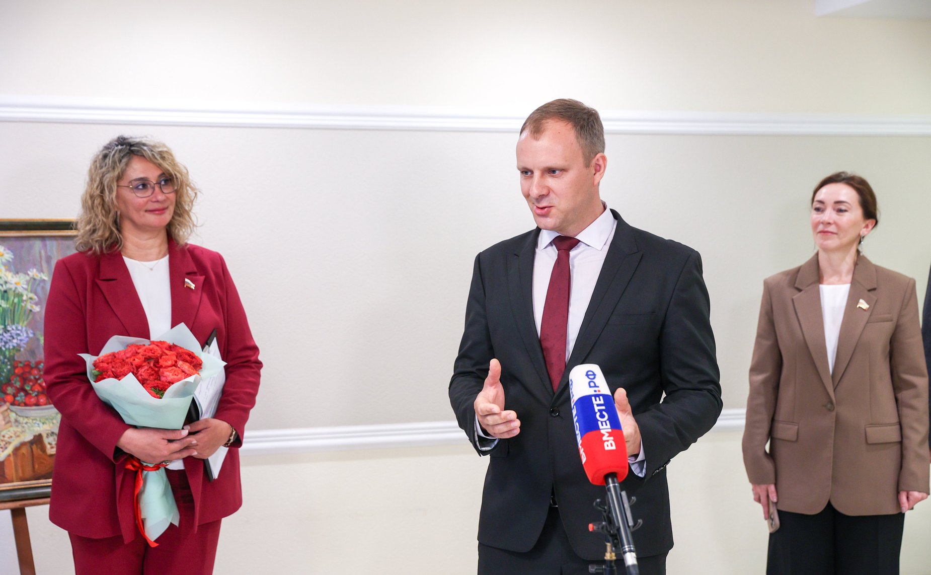 В Совете Федерации открылась выставка «Любовь к Родине дыша»