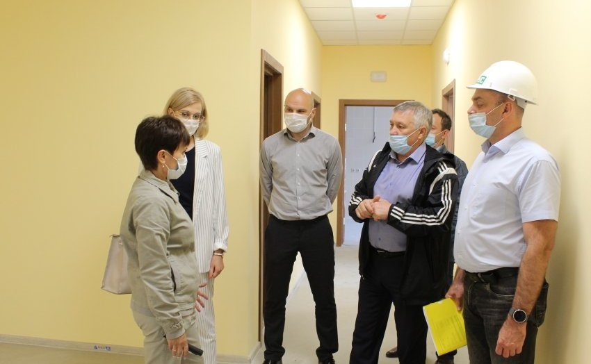 Сергей Михайлов в рамках рабочей поездки в регион оценил ход строительных работ в новой школе на 1100 мест в мкр Октябрьский города Читы