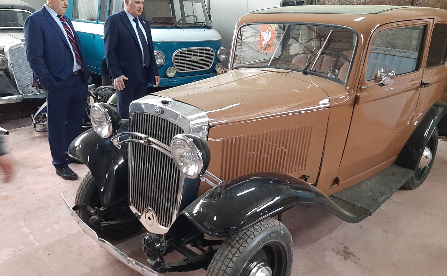 Сергей Мартынов в рамках рабочей поездки по республике посетил «Ретро-музей семьи Куклиных» в поселке Новый Торъял