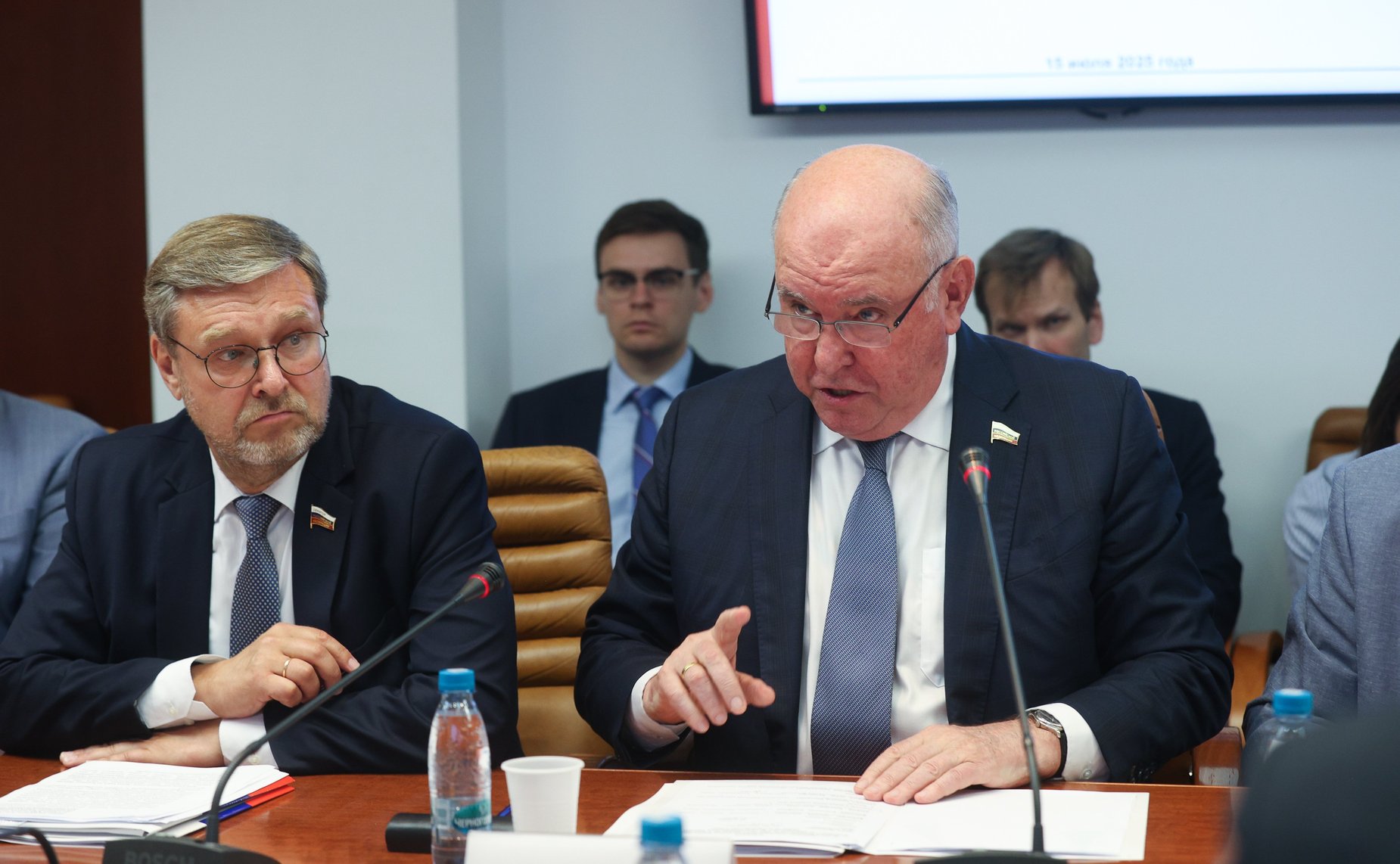 Совещание «О положении дел в Европейском союзе в контексте его милитаризации. Влияние милитаризации ведущих мировых держав на соотношение сил в мире»