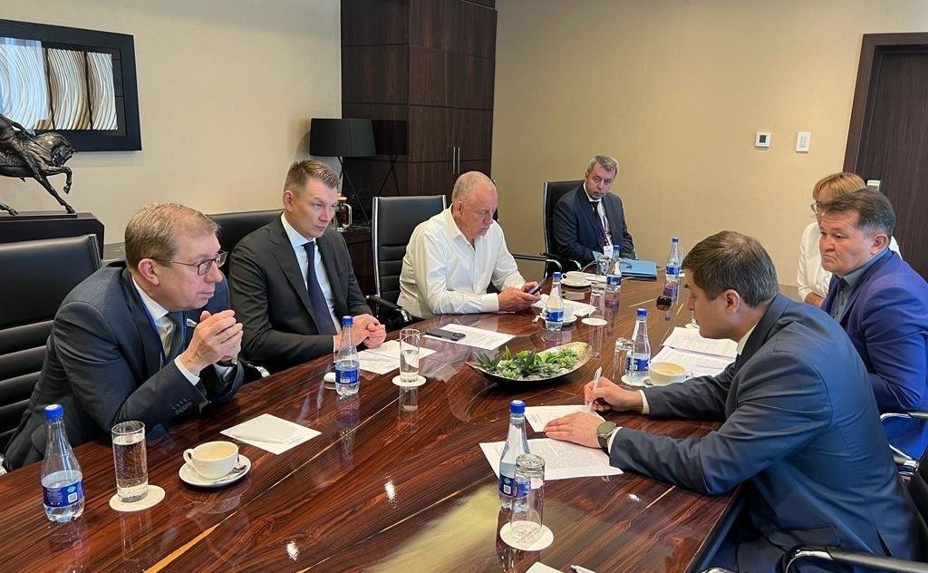 Александр Двойных обсудил механизмы реализации фермерской продукции