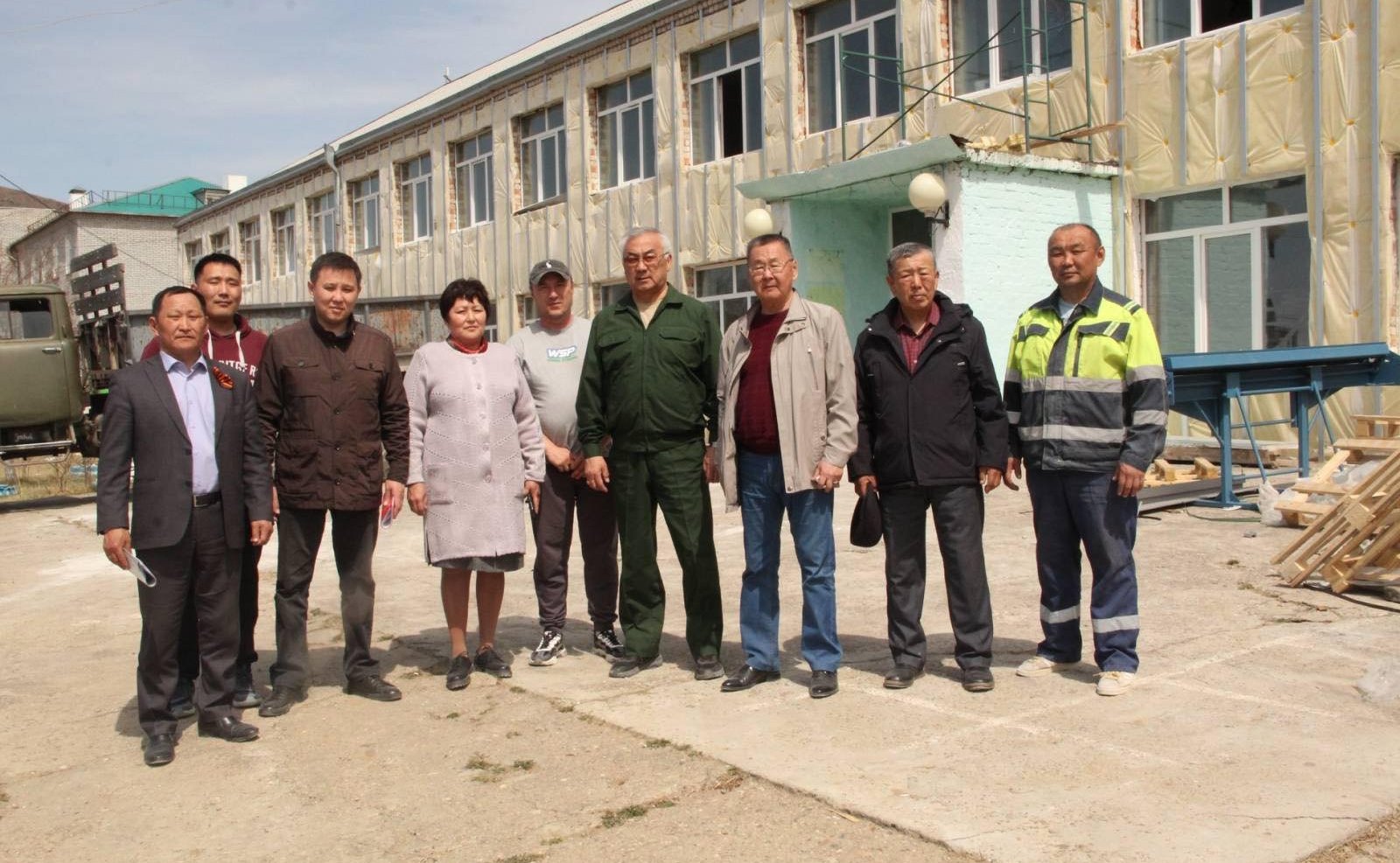Баир Жамсуев в ходе региональной недели посетил объекты строительства и капитального ремонта в рамках национальных проектов, президентской «Единой субсидии» и государственных программ в Дульдургинском, Агинском и Могойтуйском районах