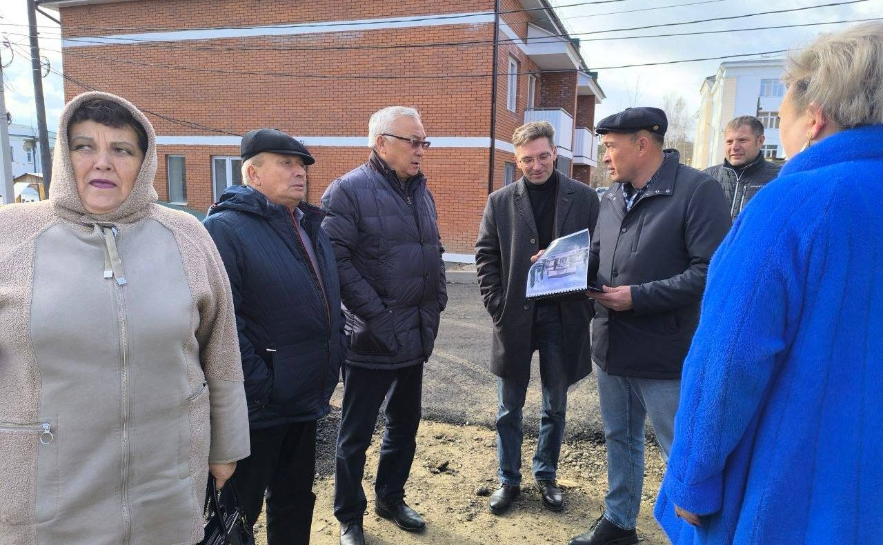 Баир Жамсуев проверил ход строительства модульных спортзалов в Забайкалье