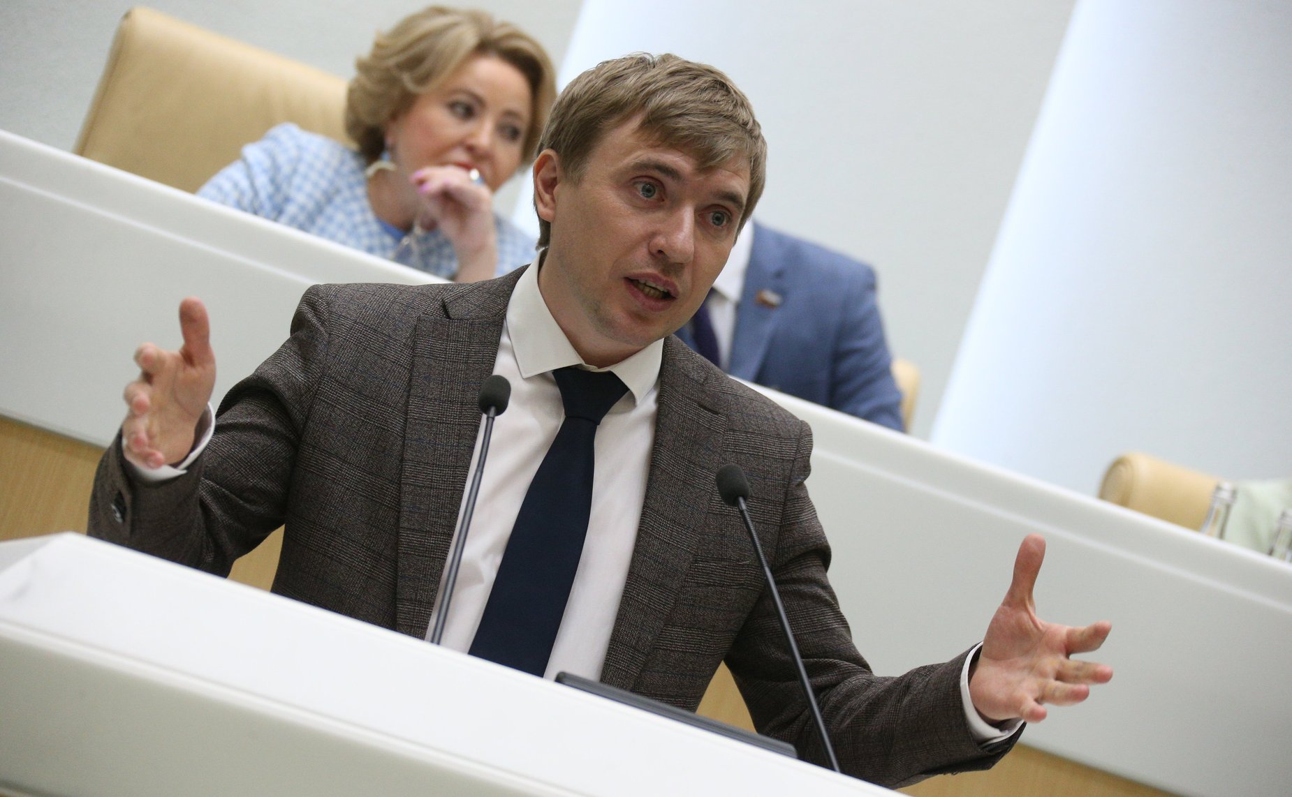 Пленарное заседание Форума молодых парламентариев: «Молодежь XXI века: сберегая наследие, развивая сотрудничество, приближая будущее»