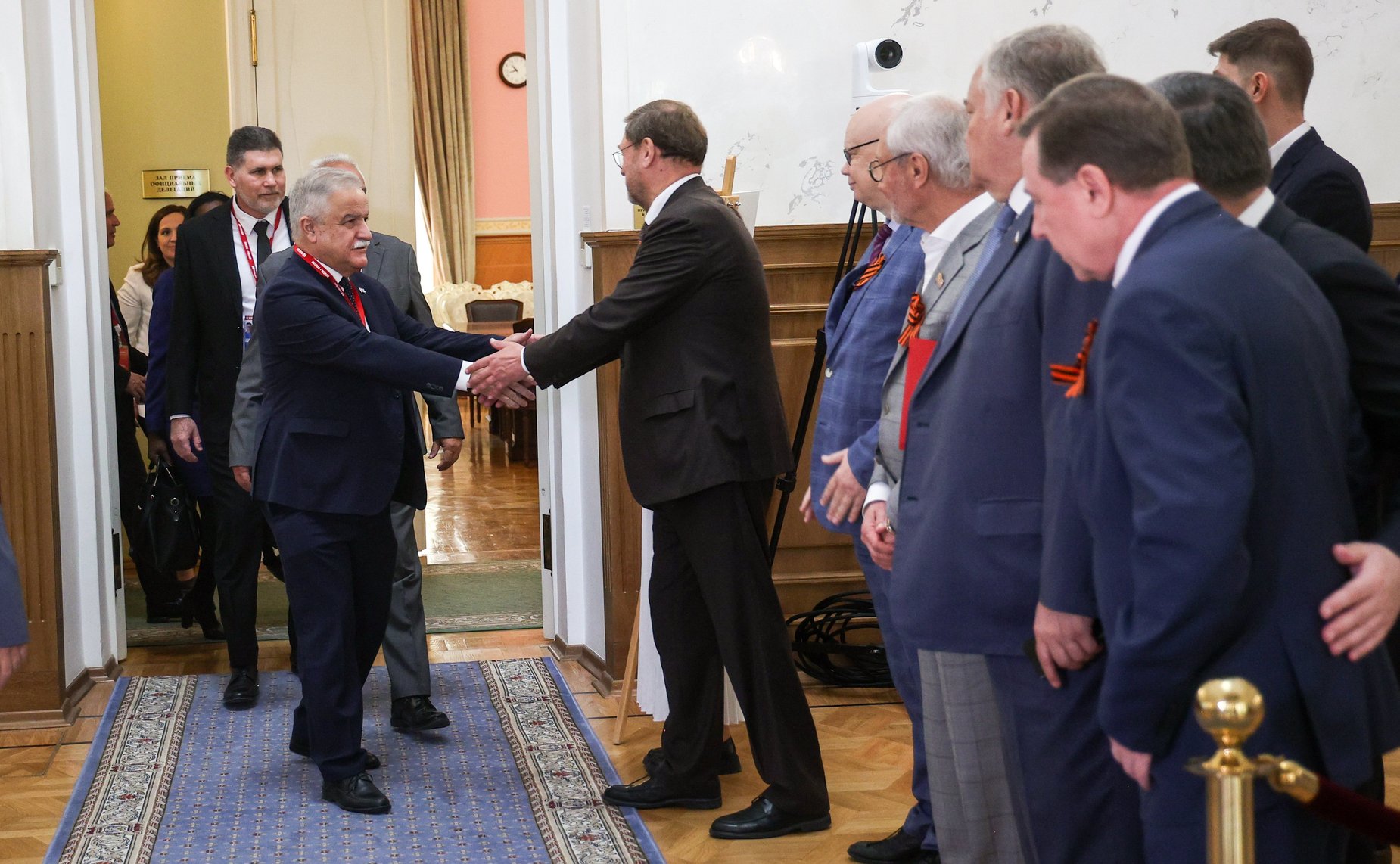 Председатель Совета Федерации Валентина Матвиенко, Президент Кубы Мигель Марио Диас-Канель и Председатель Московской городской Думы Алексей Шапошников открыли фотовыставку, посвящённую 65-летию восстановления российско-кубинских дипломатических отношений