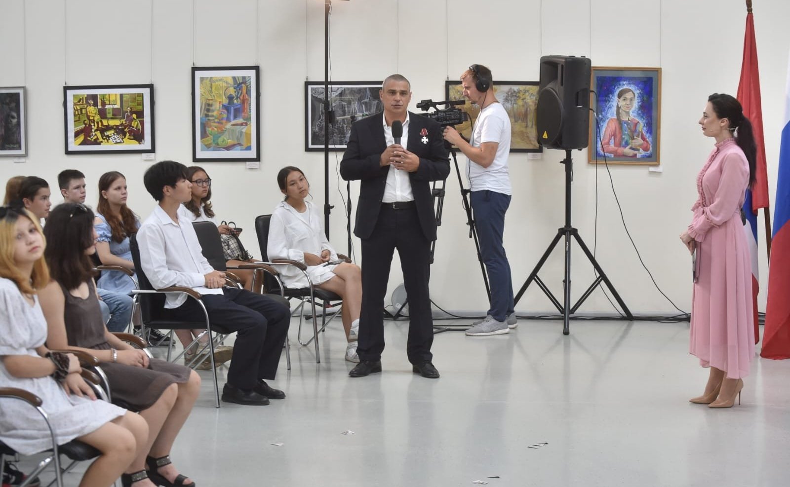 Дмитрий Перминов принял участие в традиционной встрече защитников Отечества с детьми и подростками в парке «Россия — моя история»