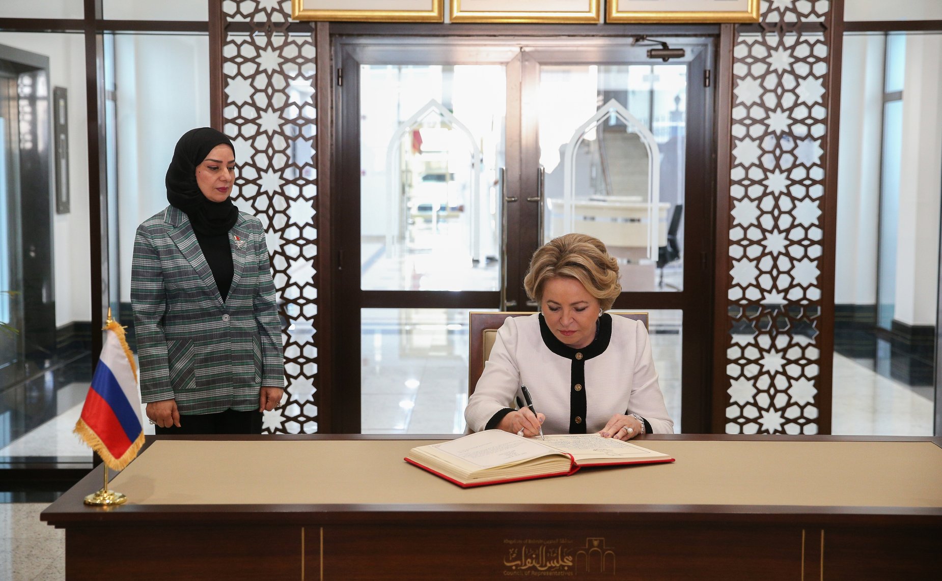 Валентина Матвиенко сделала запись в Книге почетных гостей