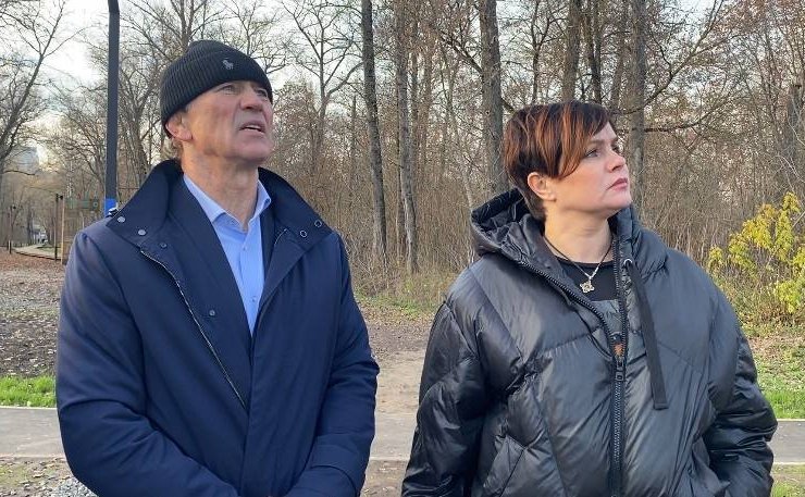 Александр Брыксин проинспектировал в Курске завершение работ по строительству спортплощадки