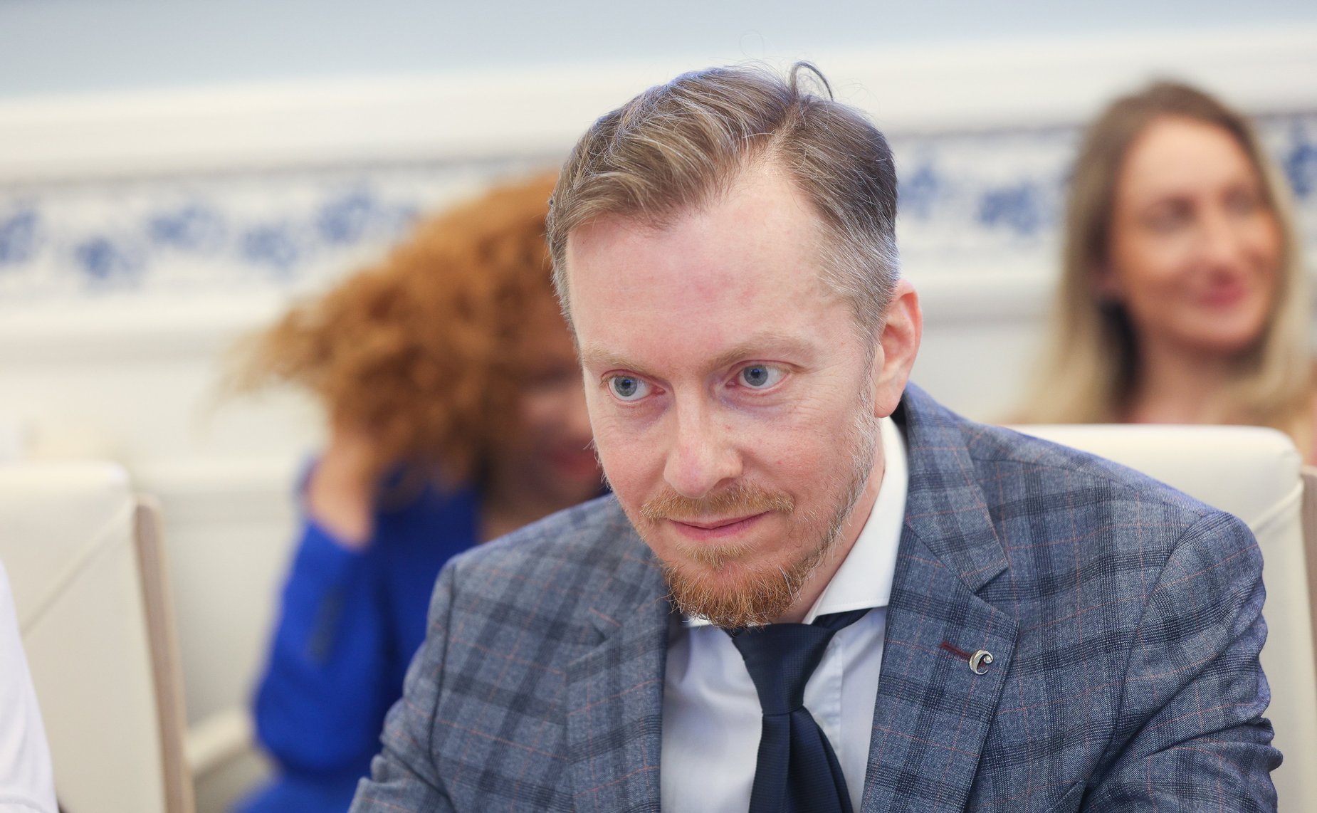 Круглый стол на тему «О патриотическом воспитании подрастающего поколения посредством приобщения к чтению художественной литературы военно-патриотической направленности»