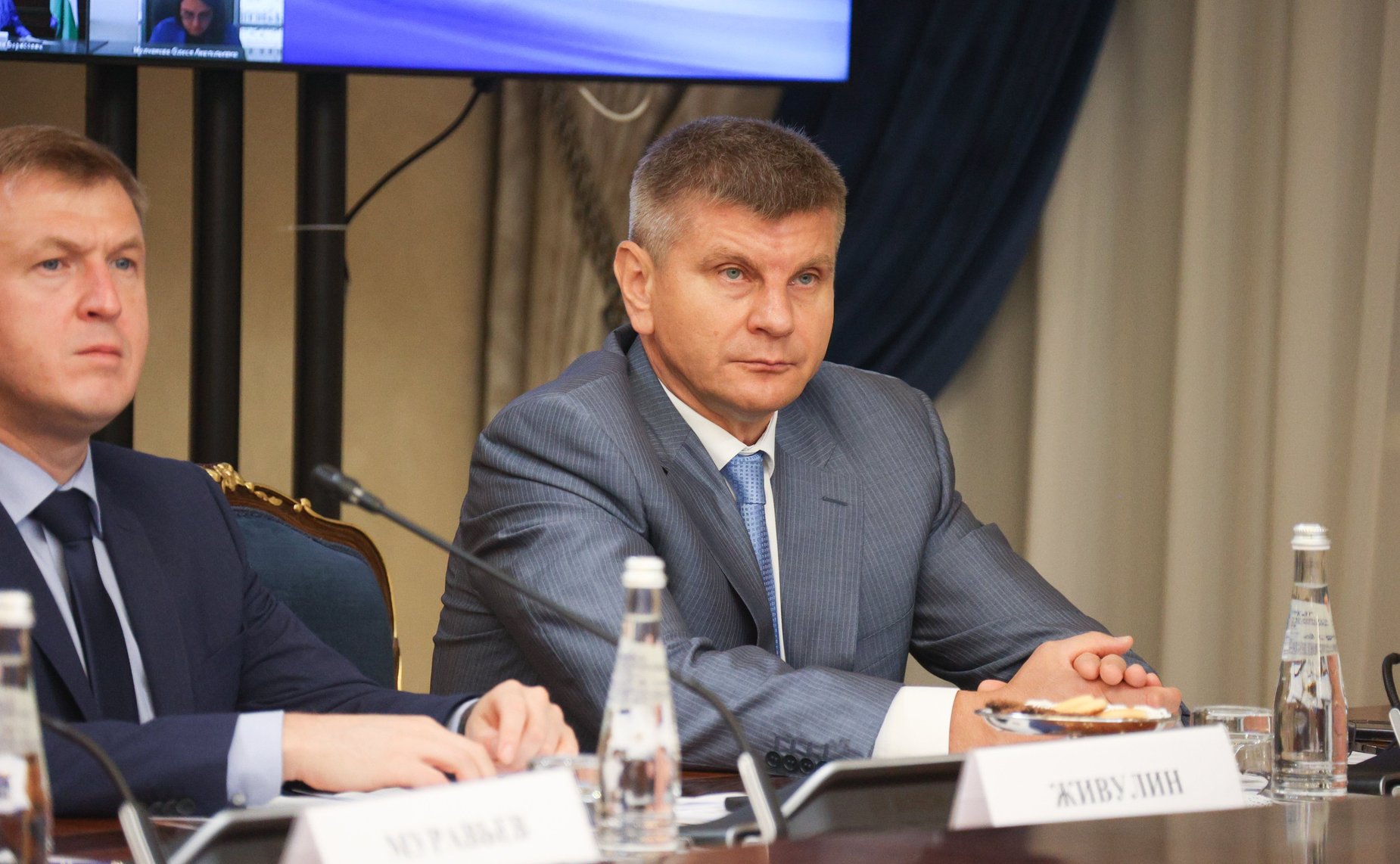 Геннадий Голов