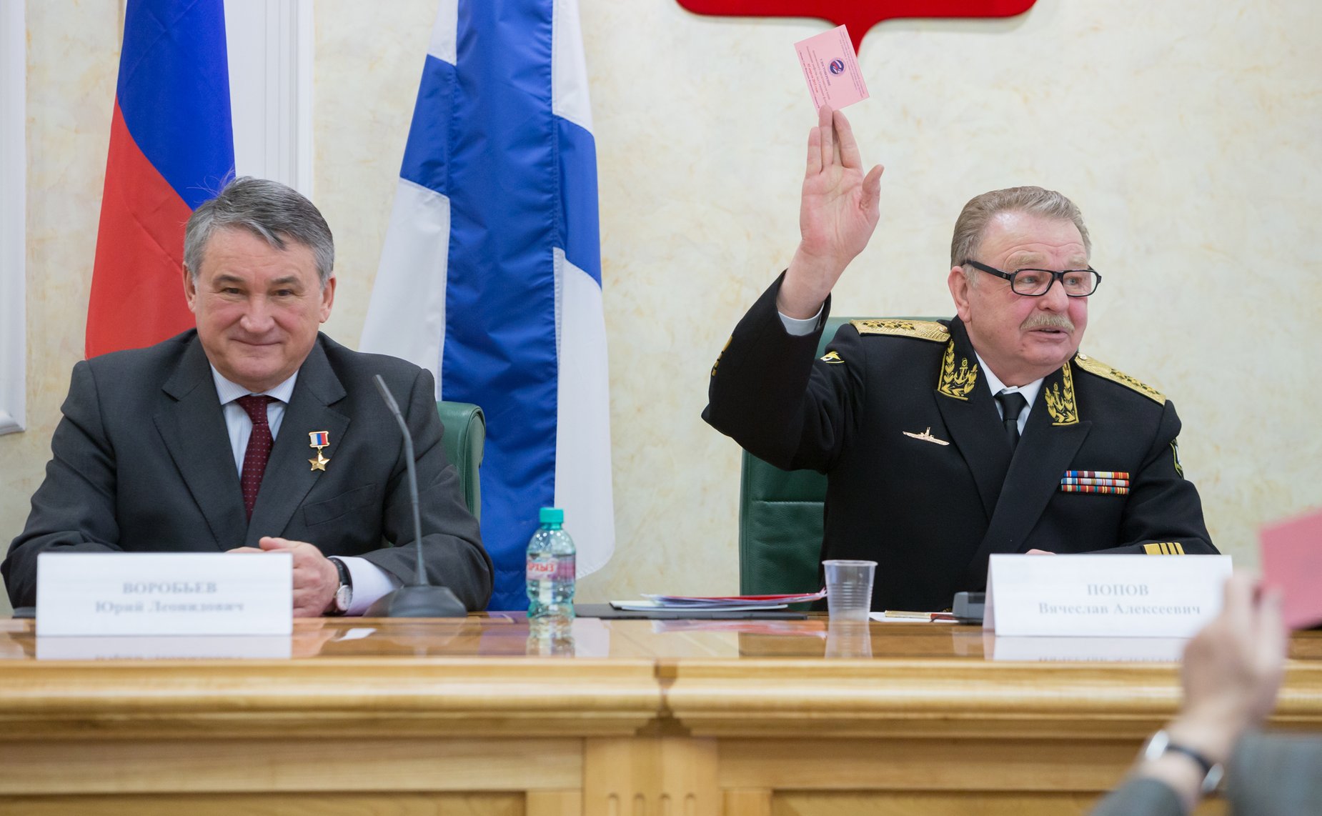 Ю. Воробьев и В. Попов Общее собрание Межрегиональной ассоциации субъектов РФ и городов, шефствующих над кораблями и частями Северного флота