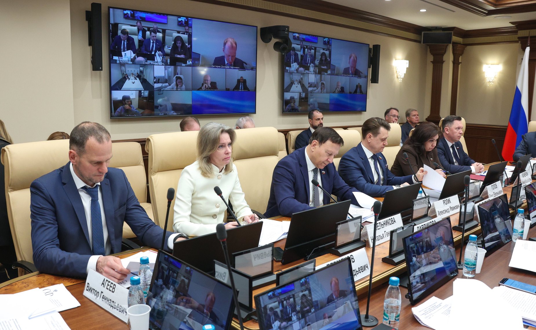 Круглый стол «Планирование развития социальной инфраструктуры на основе принципа нормативной обеспеченности социальной инфраструктурой в опорных населенных пунктах»