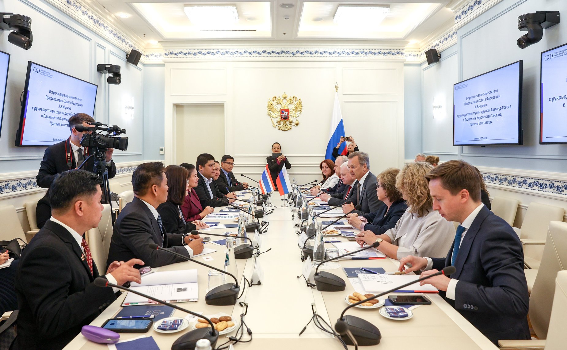 Встреча первого заместителя Председателя СФ Андрея Яцкина с руководителем группы дружбы Таиланд-Россия в Парламенте Королевства Таиланд Пратхум Вонгсаватди