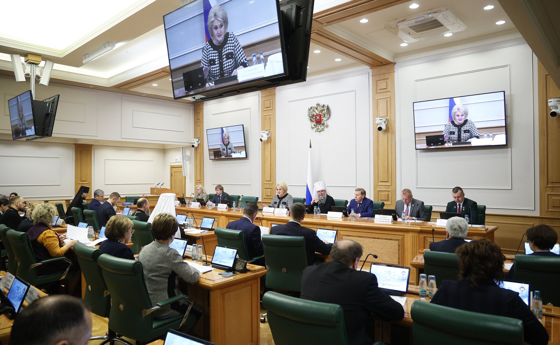 Круглый стол Комитета СФ по науке, образованию и культуре «Воспитание и просвещение как инструменты формирования личности в современном обществе» (в рамках XIV Рождественских парламентских встреч)