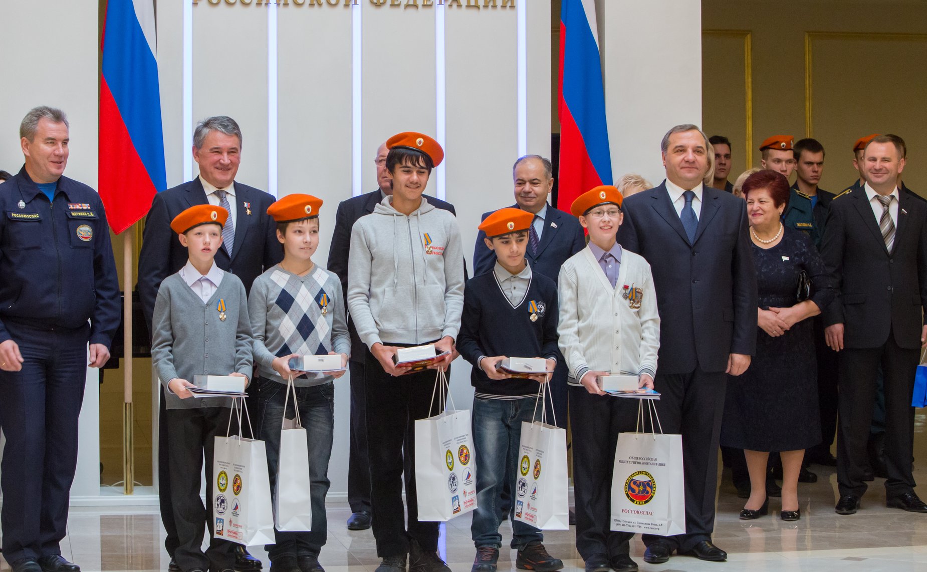 Награждение детей и подростков, совершивших героические поступки по спасению человеческой жизни в 2014 году