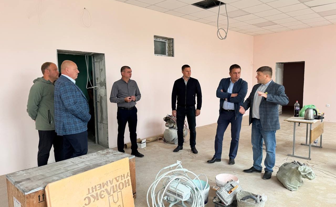 Айрат Гибатдинов проверил ход ремонта социальных объектов Ульяновского района